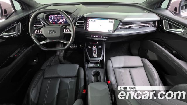 Audi Q4 e-tron 2025 — photo 10