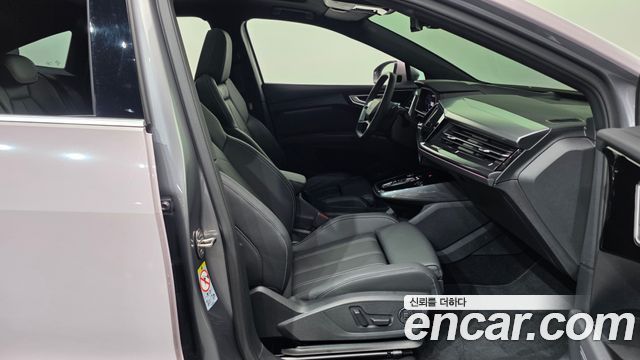 Audi Q4 e-tron 2025 — photo 17