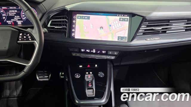 Audi Q4 e-tron 2025 — photo 20