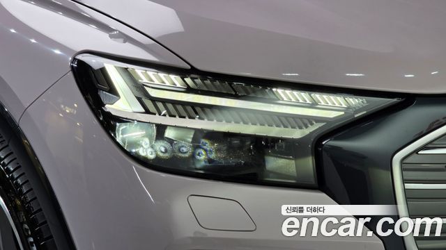 Audi Q4 e-tron 2025 — photo 8