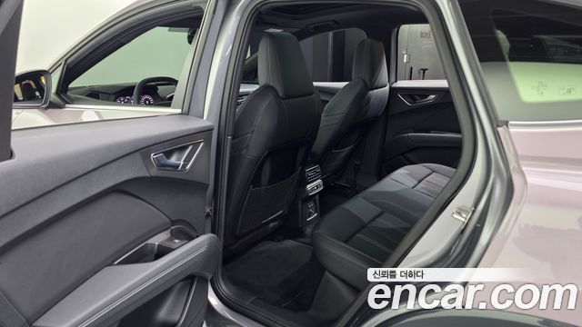 Audi Q4 e-tron 2025 — photo 16