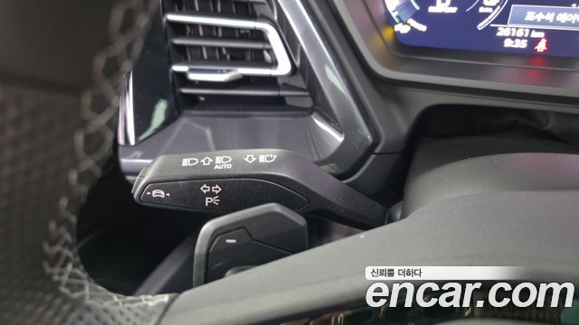 Audi Q4 e-tron 2025 — photo 35
