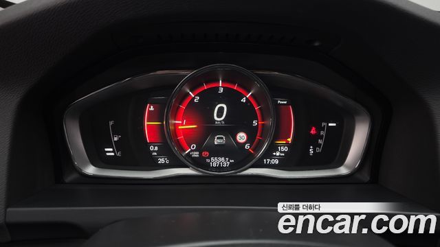 Volvo S60 2017 — photo 8