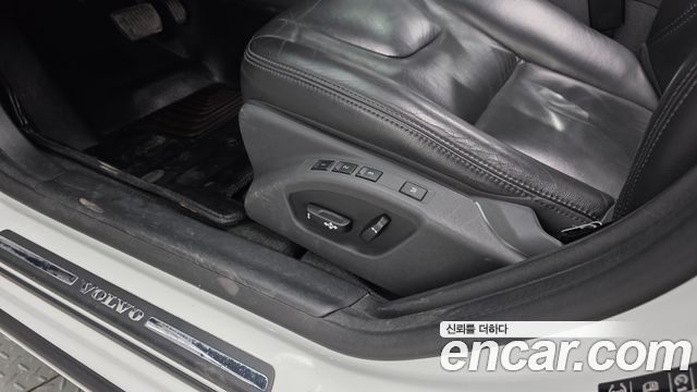 Volvo S60 2017 — photo 18