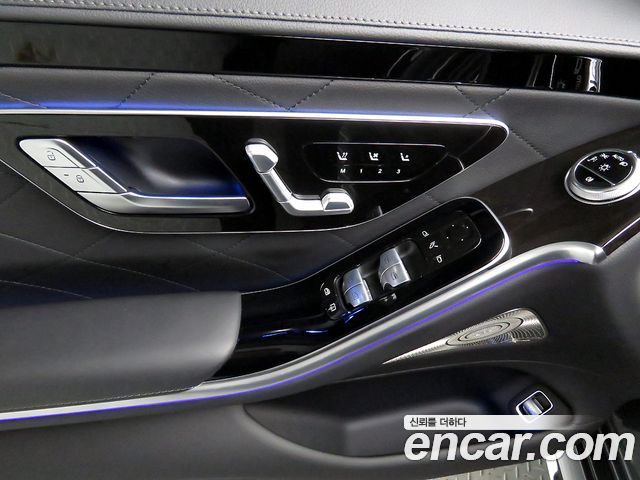 Mercedes-Benz S-Class 2024 — photo 15