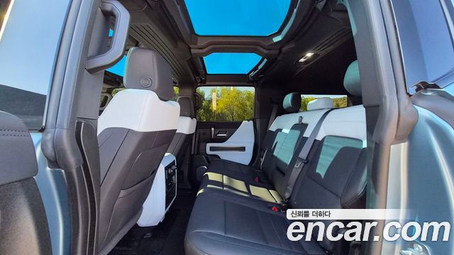 GMC Hummer EV 2024 — photo 11