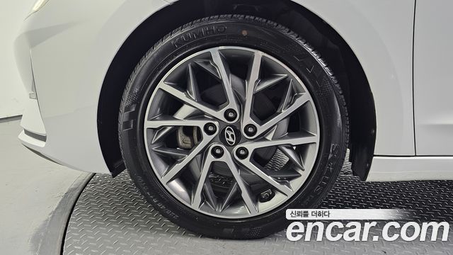 Hyundai AVANTE 2019 — photo 5