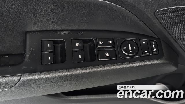 Hyundai AVANTE 2019 — photo 12