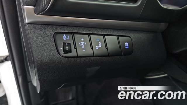Hyundai AVANTE 2019 — photo 13