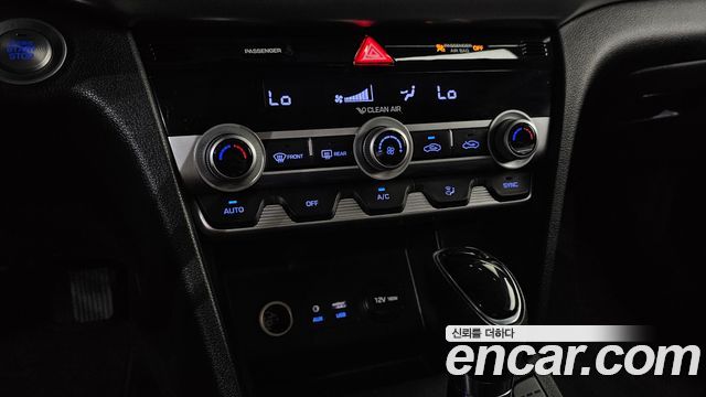 Hyundai AVANTE 2019 — photo 19