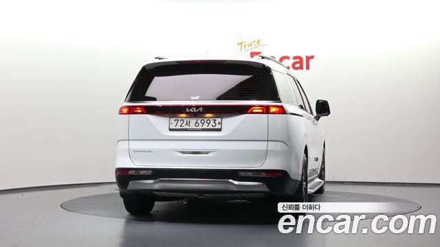 Kia Canival 2022 — photo 4