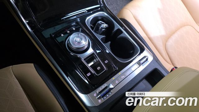 Kia Canival 2022 — photo 9