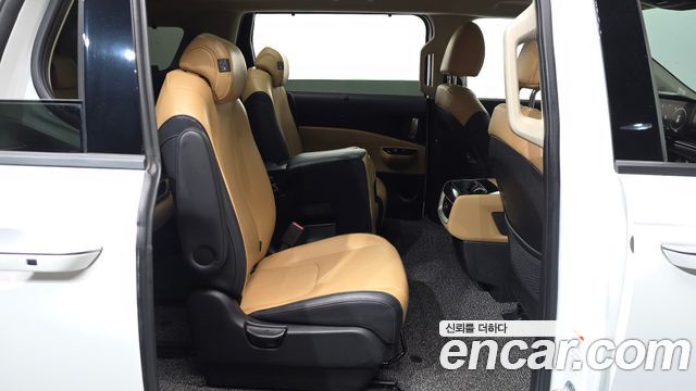 Kia Canival 2022 — photo 12