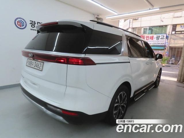 Kia Canival 2021 — photo 4
