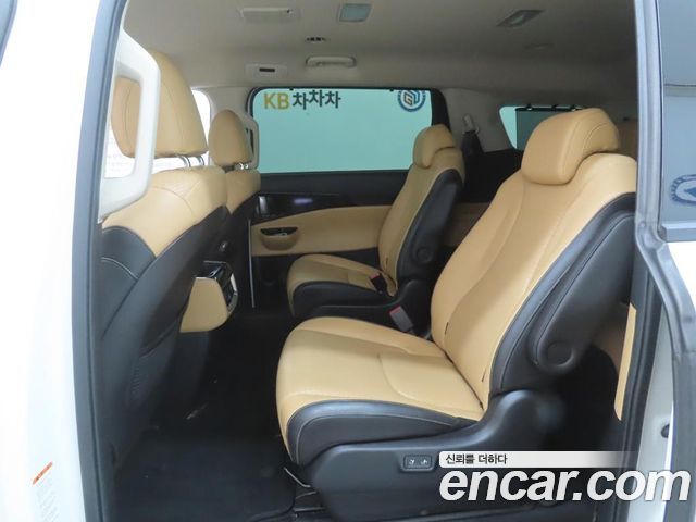 Kia Canival 2021 — photo 6