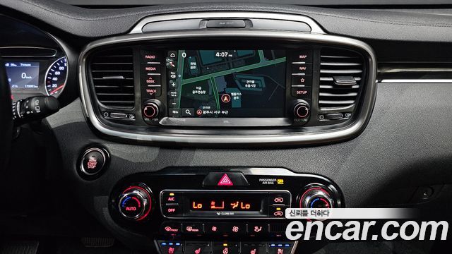 Kia Sorento 2018 — photo 20