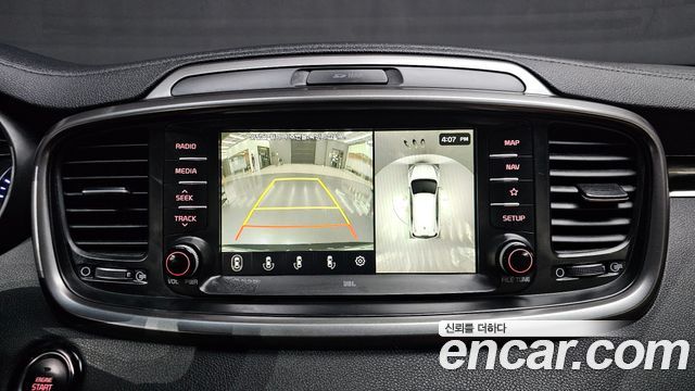 Kia Sorento 2018 — photo 21