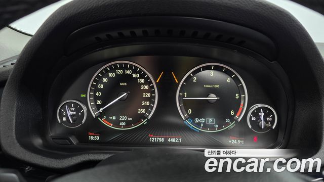BMW X4 2016 — photo 11