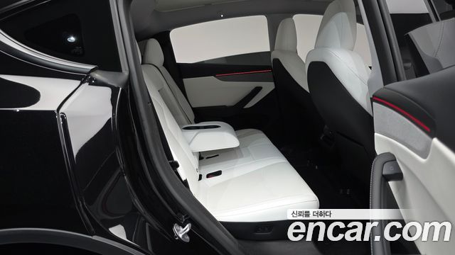 Tesla Model Y 2025 — photo 17