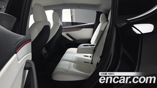 Tesla Model Y 2025 — photo 18