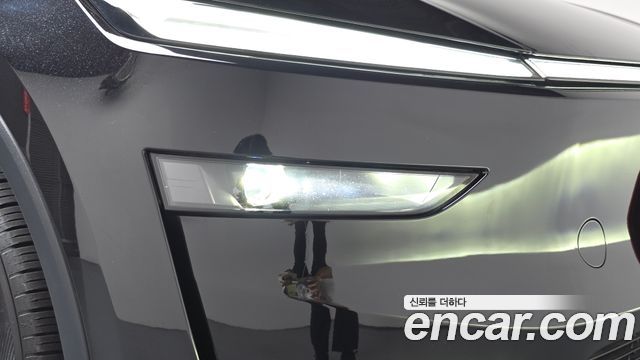 Tesla Model Y 2025 — photo 8