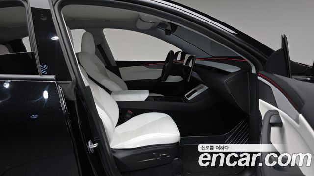 Tesla Model Y 2025 — photo 16