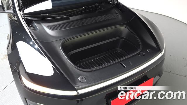 Tesla Model Y 2025 — photo 6