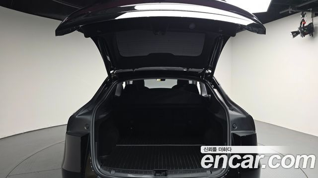 Tesla Model Y 2025 — photo 26
