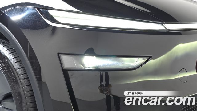 Tesla Model Y 2025 — photo 8