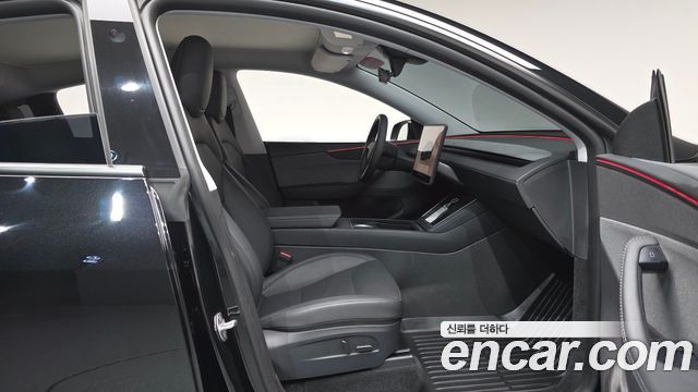 Tesla Model Y 2025 — photo 16