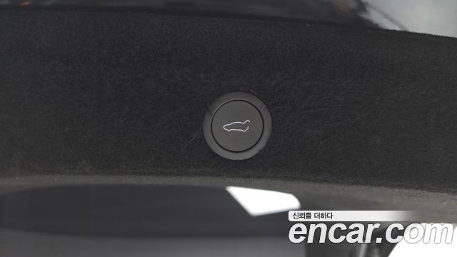 Tesla Model Y 2025 — photo 31