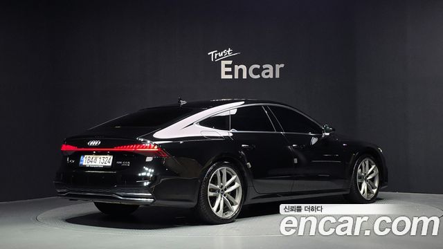 Audi A7 2021 — photo 2