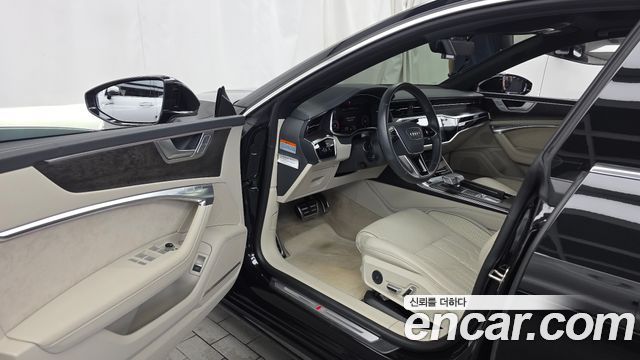 Audi A7 2021 — photo 13