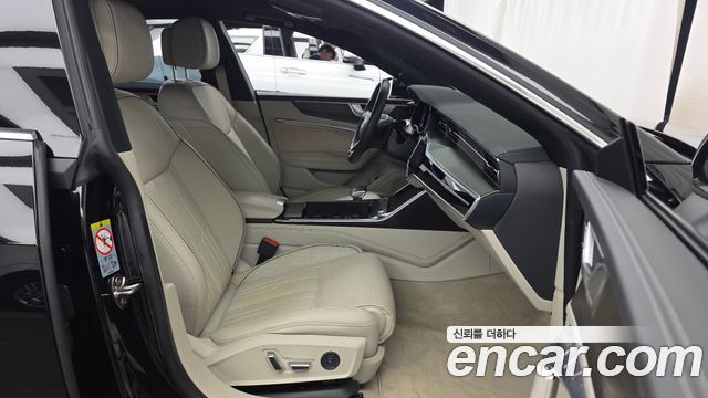 Audi A7 2021 — photo 17