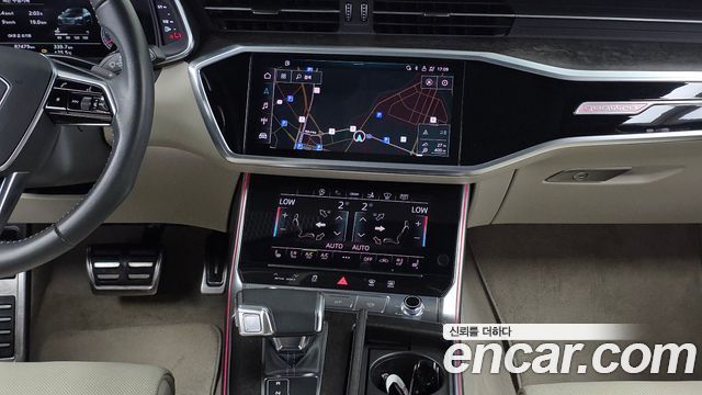 Audi A7 2021 — photo 20