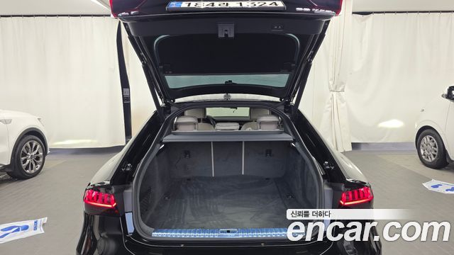 Audi A7 2021 — photo 26