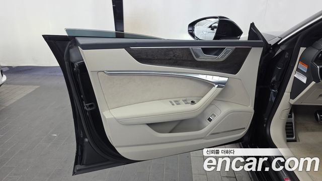 Audi A7 2021 — photo 14