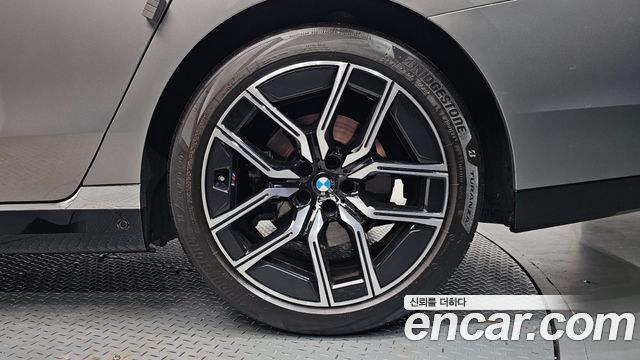 BMW 7-Series 2025 — photo 7