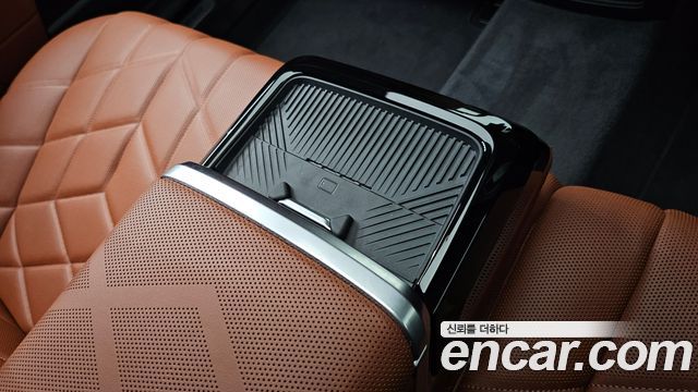 BMW 7-Series 2025 — photo 31