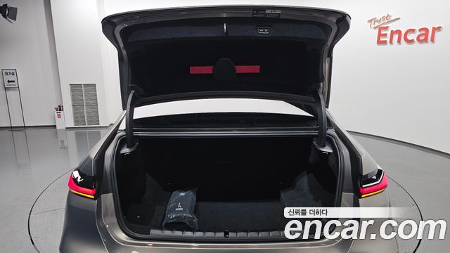 BMW 7-Series 2025 — photo 36