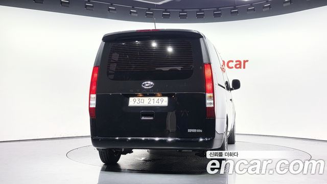 Hyundai Staria 2022 — photo 4