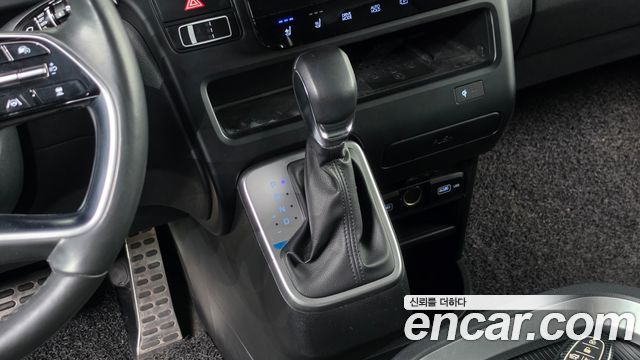 Hyundai Staria 2022 — photo 12