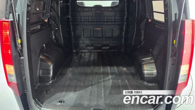 Hyundai Staria 2022 — photo 33