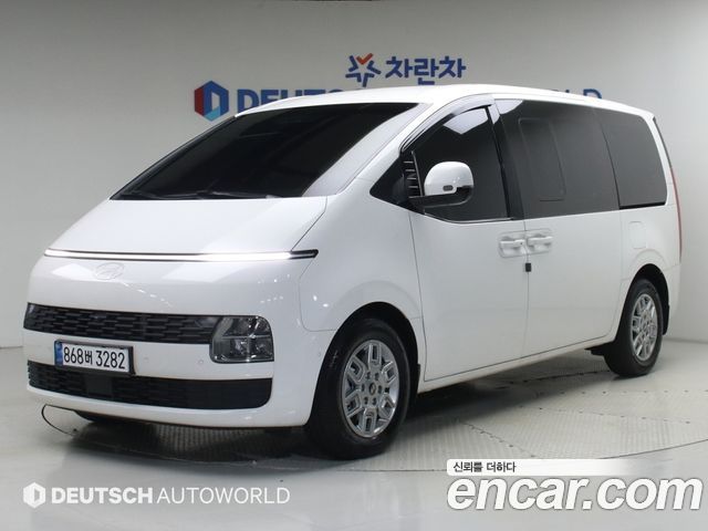 Hyundai Staria 2026 — photo 1