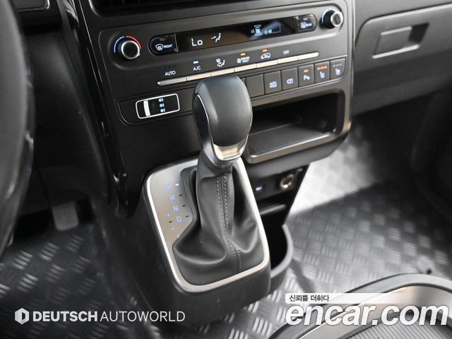 Hyundai Staria 2026 — photo 9