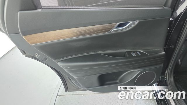 Genesis G80 2022 — photo 15