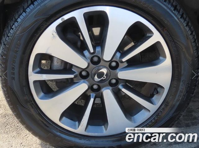 KG Mobility KORANDO 2015 — photo 20