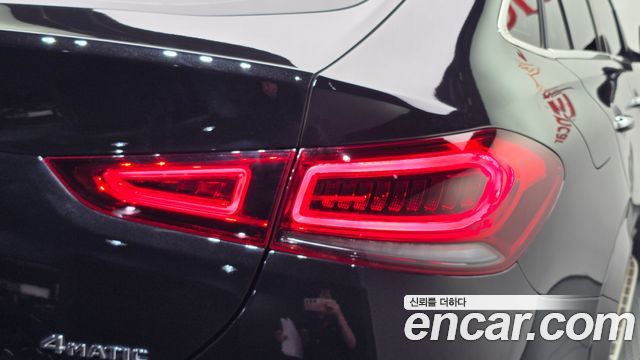 Mercedes-Benz GLE-Class 2021 — photo 9