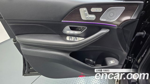 Mercedes-Benz GLE-Class 2021 — photo 14