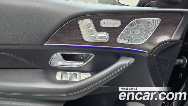 Mercedes-Benz GLE-Class 2021 — photo 28